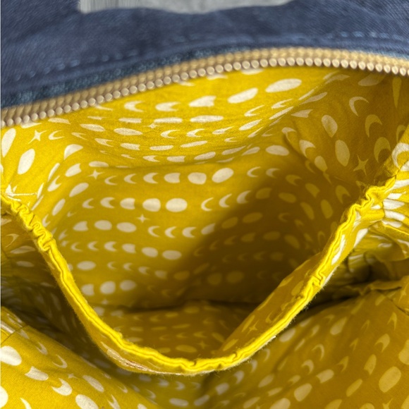 Red Clothes Pin Floral Women's Sling Bag - Picture 7 of 9